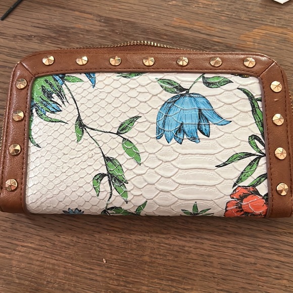 16 card Aldo wallet - Picture 2 of 4